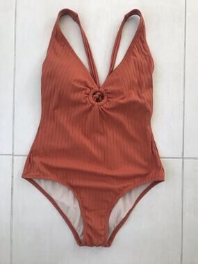 Kona Sol One Piece Swimsuit Padded Ribbed Knit Swimwear